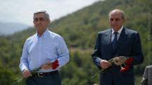 Serzh Sargsyan holds phone call with Bako Sahakyan's family on his birthday