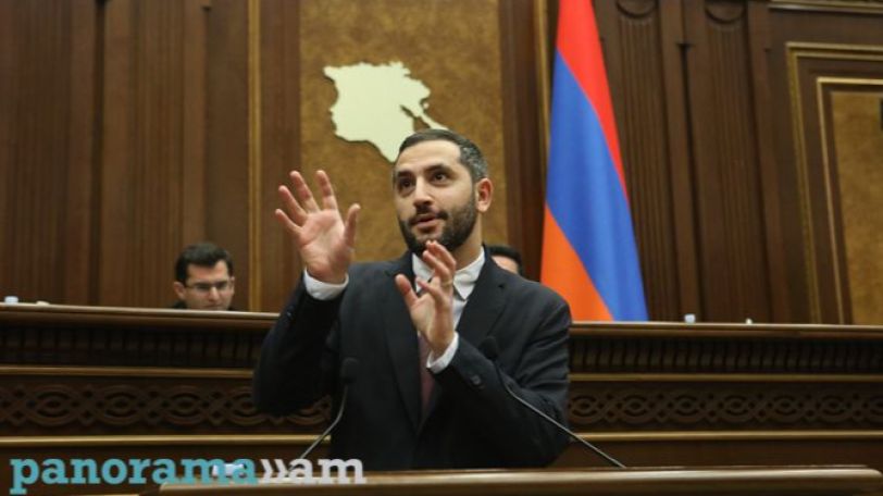 Այն ժամանակ համարել ենք՝ Տեր-Պետրոսյանի ասած մոնղոլ-թաթարական ռեժիմից պետք է ազատվել, հիմա «ազգակործան պատուհասներից ազատվելու» կետի հետ համաձայն չեմ. Ռուբինյան
