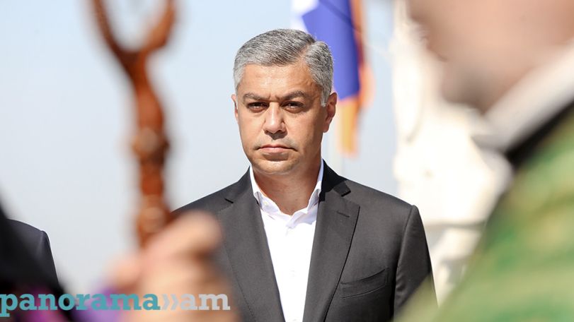 Artur Vanetsyan pays tribute to Artsakh war victims