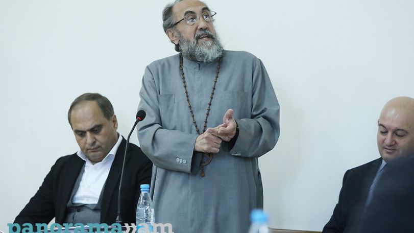 Միքայել Սրբազանը. Տակն եք մնացել՝ հոգեկան հիվանդ Մարգարյանից սկսած