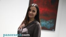 Էլեոնորա Սաղաթելյանը բռնի տեղահանված արցախցիների ցավն ու տառապանքը ներկայացնում է աբստրակտ նկարներով