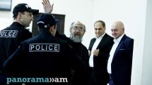 Аплодисменты в зале суда: архиепископ Микаел Аджапахян помещен под домашний арест