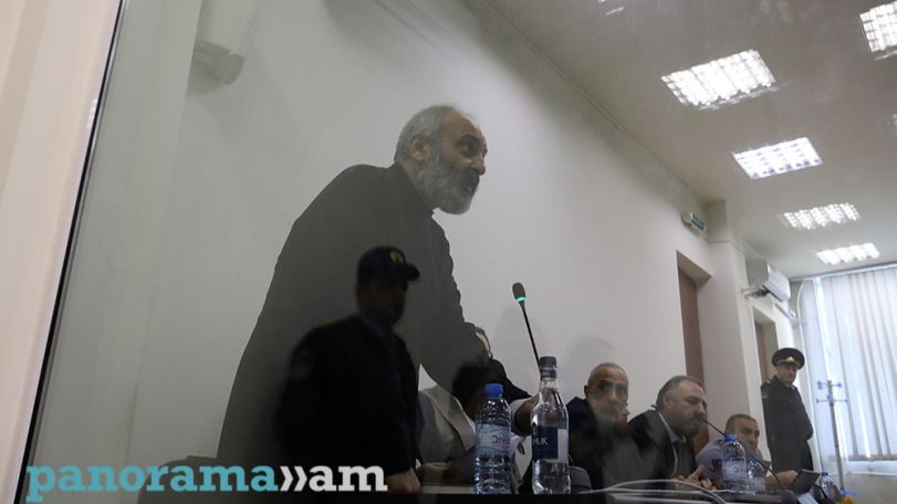 Архиепископ Баграт Галстанян потребовал объяснения от главы Следственного комитета Артура Погосяна