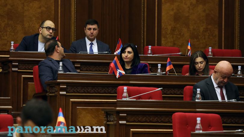 Armenian opposition MP visits Iranian Embassy to offer condolences on casualties