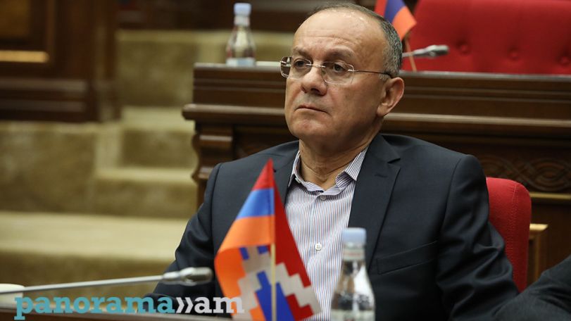 Ex-defense minister criticizes unequal pay and evaluation system in Armenian army