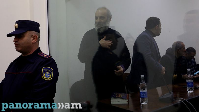 Ափըռ-ցըփըռ բերանները բացել են, հիմա դատարաններում գալիս, ասում են՝ քաղաքական գնահատական եմ տվել, տնից զրկե՛լ եք մարդկանց․ Բագրատ Սրբազան