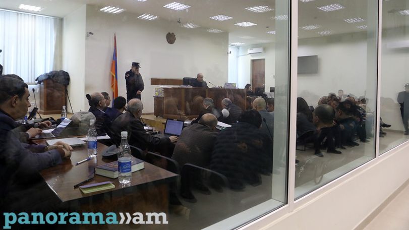 Պաշտպանների մեծ մասը չի ներկայացել 18 արդարների գործով նիստին. Այն ընդմիջվեց