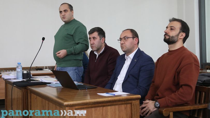Суд в Ереване продлил арест авторам подкаста Imnemnimi Нареку Самсоняну и Вазгену Сагателяну