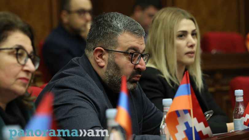 Դուք հիվանդ մարդուն հիվանդանոցից հանում եք, բերում պատարագի․ Դանիելյանը՝ Փաշինյանին