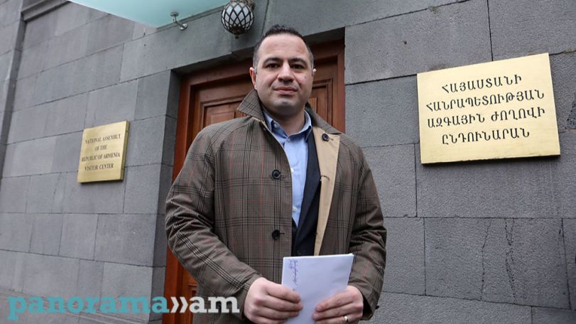 Armenian doctors press for deeper healthcare reforms after modest pay rises