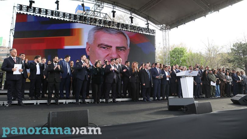 LIVE: Партия «Сильная Армения» начала предвыборную кампанию у здания Национального Собрания