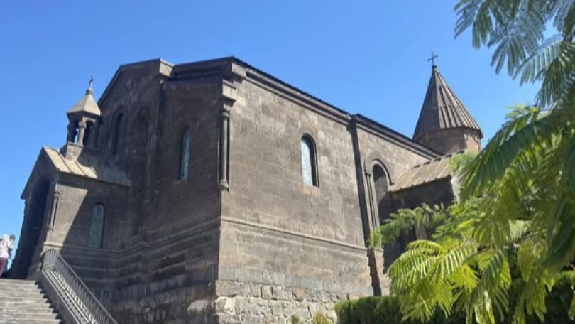 Արագածոտնի թեմը հրավիրում է Սուրբ Պատարագի՝ աղոթելու նաև կալանավորված Սրբազան հոր, Տեր հոր համար