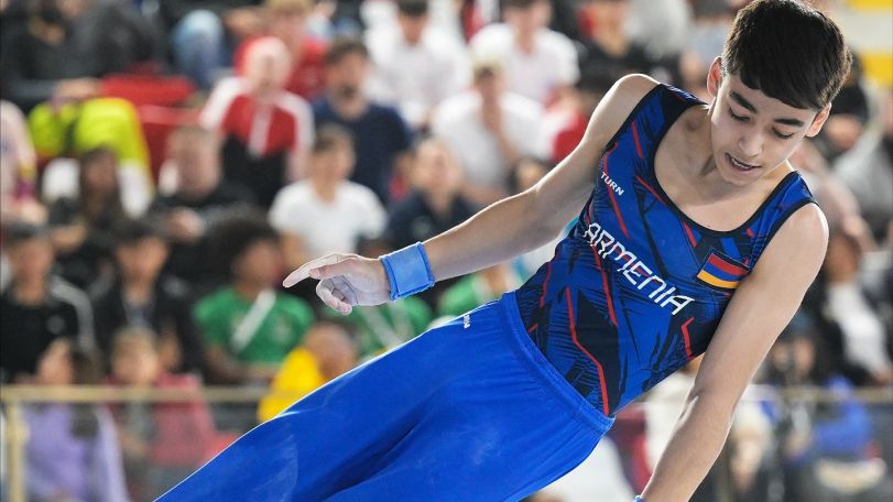 Armenia's Mamikon Khachatryan claims silver at World Gymnastics Championships
