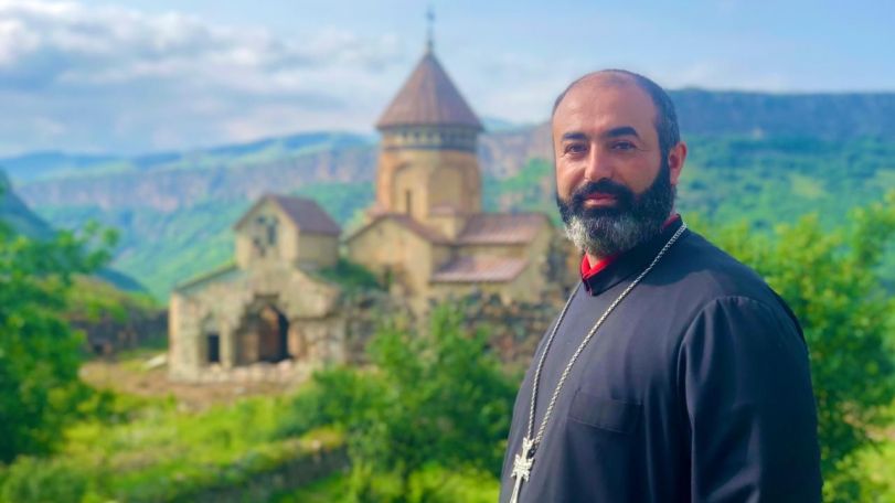 Կիրակի հարցաքննության է կանչվել նաև Բյուրականի Սուրբ Հովհաննես եկեղեցու հոգևոր սպասավոր տեր Վրթանես Բաղալյանը
