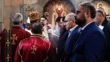 Սրբապղծություն, անհավատների հավաք. Ինչպես են օգտատերերն արձագանքել «պատարագ»-ին Նիկոլ Փաշինյանի մասնակցությանը