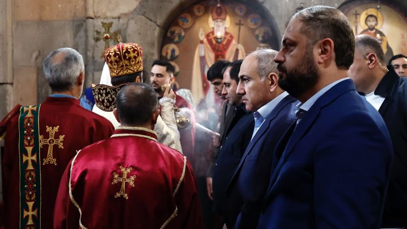 Pashinyan faces backlash over participation in liturgy by defrocked priest
