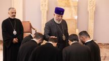Ծառայության մեջ լինել նախանձախնդիր ու հաստատակամ. Վեհափառ Հայրապետը՝ նորաօծ վեց քահանաներին