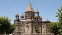 Հայաստանում դե-յուրե գոյություն ունի շուրջ 43 կրոնական կազմակերպություն՝ չհաշված Հայաստանյայց Առաքելական Սուրբ եկեղեցին