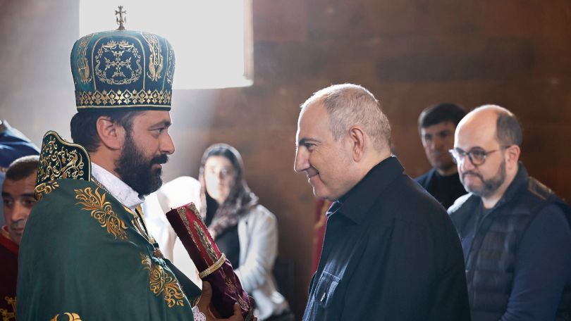 Ձեր ղեկավարության ներքո Մայր Աթոռը հիշեցնում է 1918 թվականը, երբ օսմանյան զորքերը մեր ազգի Մայր Տաճարից ընդամենը մի քանի կիլոմետր հեռավորության վրա էին հասել. Նախկին քահանայի նամակը՝ Փաշինյանին