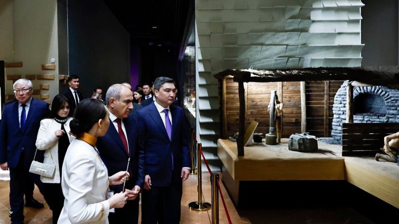 Փաշինյանը Ղազախստանի ազգային թանգարանին է նվիրել Ք. հ. 1-2-րդ դդ.. Արջակերպ գինու մատուցման անոթ