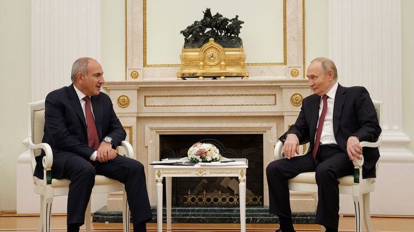 Pashinyan, Putin hold phone call