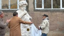 Debate grows over Paruyr Sevak sculpture outside Armenian school