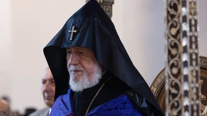 Есть опасение, что Католикоса Гарегина II попытаются задержать или изолировать, собираемся в аэропорту Еревана. Заявление