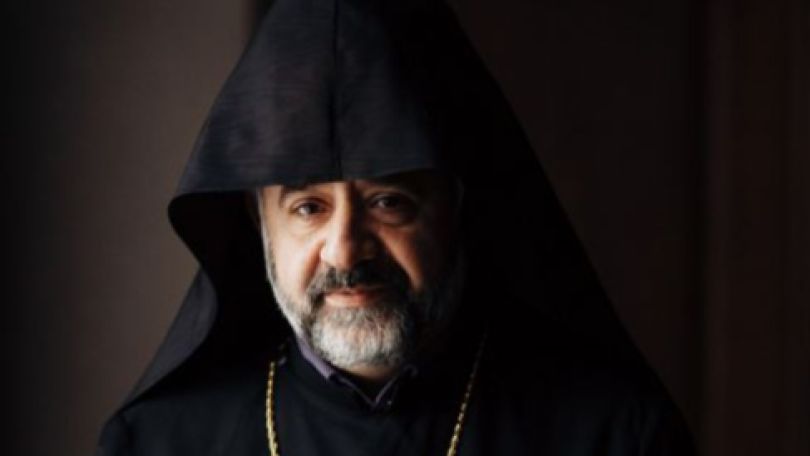 Այն, ինչ կատարվում է կամ փորձում են վերագրել Վեհափառին, անընդունելի է, դա վերաբերվում է անձամբ մեզ. Մովսես սրբազան