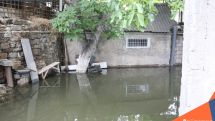 Ջրվեժում առվի ջրերը լցվել են տների բակեր, նկուղներ