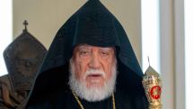 Catholicos Aram I urges Vance to help release Armenian prisoners