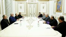 Կարծում եմ՝ պարտադրանքի, ճնշման, կոմպրոմատների, շանտաժի տակ են արել. Տեր Վրթանեսը՝ Փաշինյանի հետ հանդիպած եպիսկոպոսների մասին