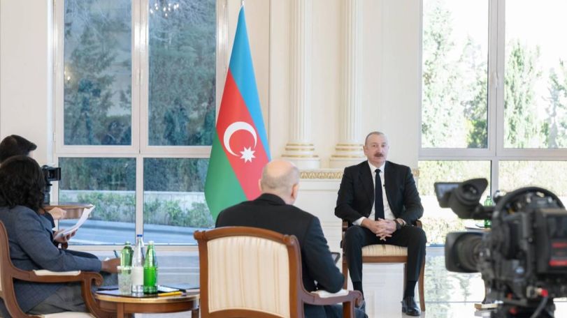 Բաքվեցի բռնապետը աստիճանաբար բացում է խաղաքարտերը. Պողոսյան