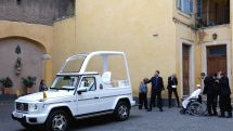 Pope Francis's popemobile to become health clinic for Gaza children