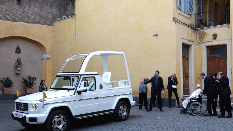 Pope Francis's popemobile to become health clinic for Gaza children