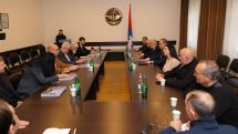 Արցախի նախագահը շվեցարացի գործիչներին է ներկայացրել արցախցիների իրավունքների վերականգման համար տարվող աշխատանքների քաղաքական ուղղվածությունը