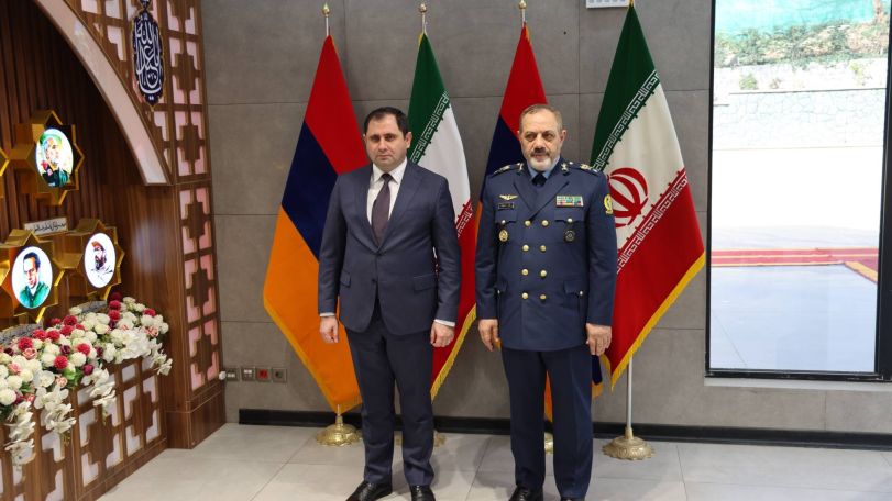 Armenian, Iranian defense ministers discuss regional and international security