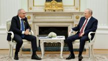 Pashinyan jokes with Putin in the Kremlin: 'Armenia has too much democracy'