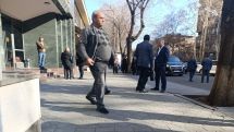 Անվտանգության մեծաթիվ աշխատակիցներ ու խառնաշփոթ. Փաշինյանն «Անի պլազա»-ում է