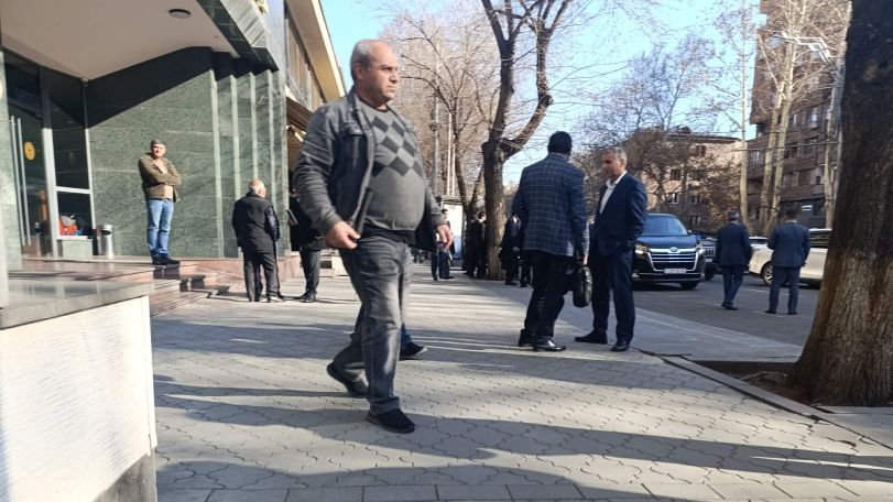 Անվտանգության մեծաթիվ աշխատակիցներ ու խառնաշփոթ. Փաշինյանն «Անի պլազա»-ում է