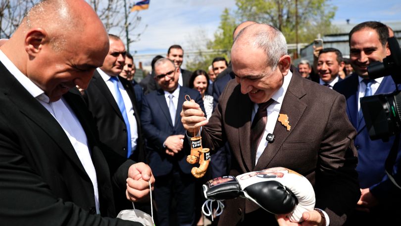 Ես դպրոցում շատ լավ եմ սովորել, գերազանցիկ. Արթուր Աբրահամը՝ Փաշինյանին