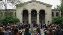 Վստահ ենք՝ շատ շուտով այդ բեմը նորից կլցվի ծափերով, ժպիտներով ու հուզիչ պատմություններով. Ստեփանակերտի Վահրամ Փափազյանի անվան թատրոն