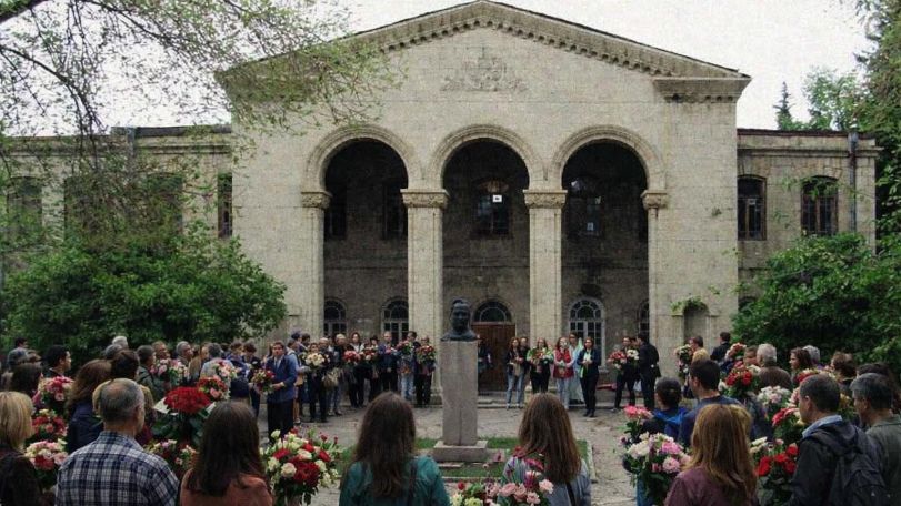 Վստահ ենք՝ շատ շուտով այդ բեմը նորից կլցվի ծափերով, ժպիտներով ու հուզիչ պատմություններով. Ստեփանակերտի Վահրամ Փափազյանի անվան թատրոն