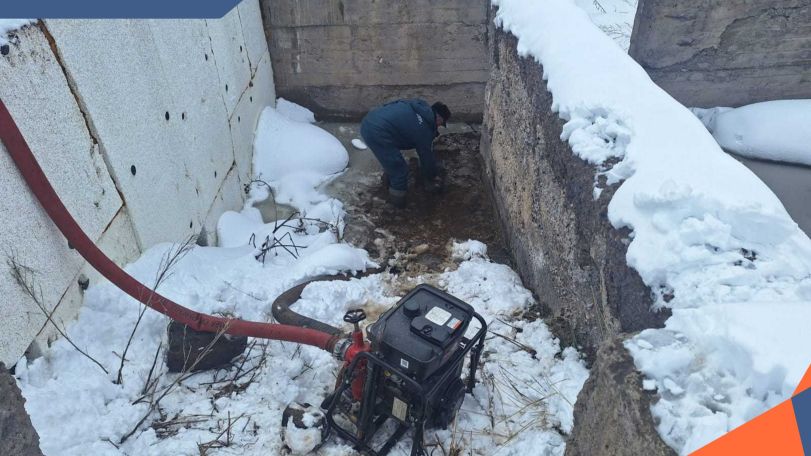 Потоп в селе Цахкаовит: спасатели откачали из подавала 50 тонн воды