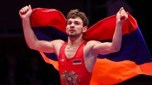 Арсен Арутюнян одержал уверенную победу и прошел в полуфинал Чемпионата Европы по борьбе