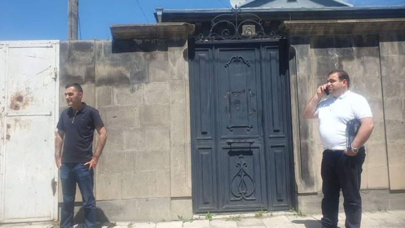 Гоар Мелоян: В Гюмри люди в масках ворвались в офис «Сильной Армении» и задержали наших сторонников