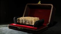 Badawi prince gifts Akkadian contract to Matenadaran