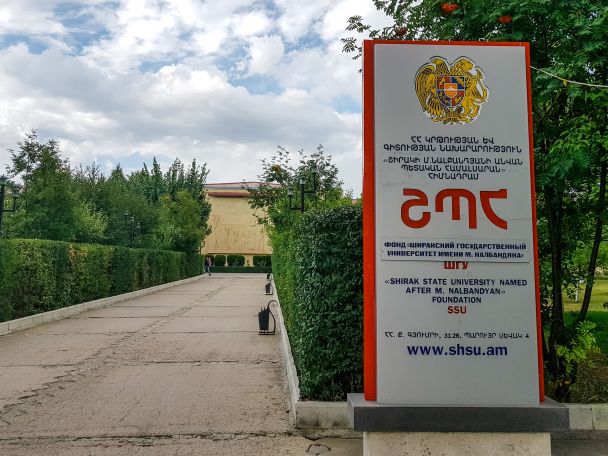 Շիրակի պետական համալսարանի դասախոսների ահազանգն ու ռեկտորի արձագանքը