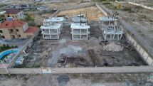 Developer clashes with Yerevan authorities over fence demolition, alleges unlawful action