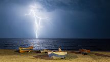Lightning strikes kill 25 people in India