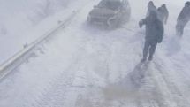 Around 80 vehicles trapped on road in Armenia